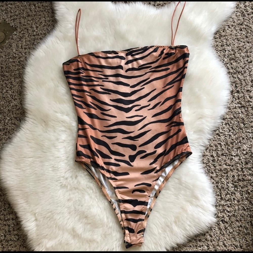 Princess Polly Tiger Bodysuit - Picture 4 of 9